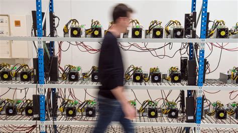 Bitcoin: Why does bitcoin core has to reindex the chainstate directory in some cases?
